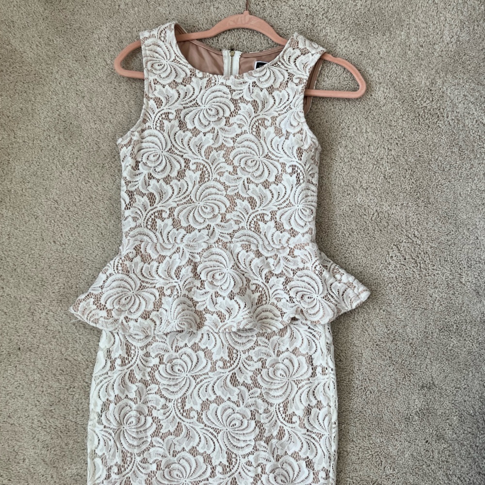 Bodycon Peplum Lace Dress
